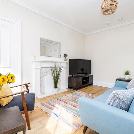 2 Bedroom Apartment On Peebles High Street Zewnętrze zdjęcie