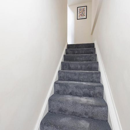 2 Bedroom Apartment On Peebles High Street Zewnętrze zdjęcie